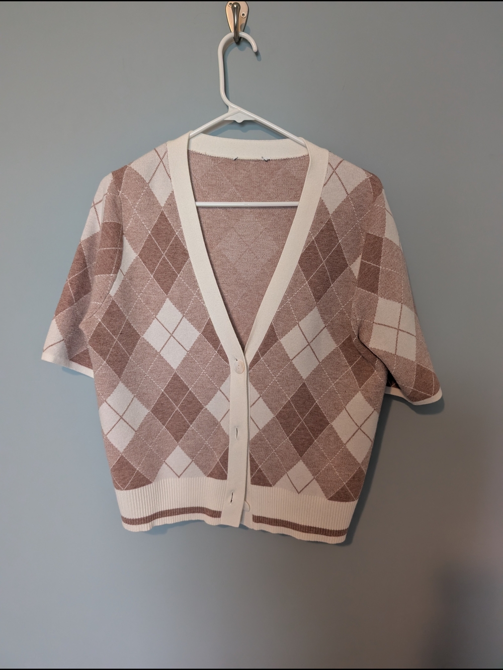 Sioni Argyle Short-Sleeve V-Neck Cardigan - Cream & Dusty Rose